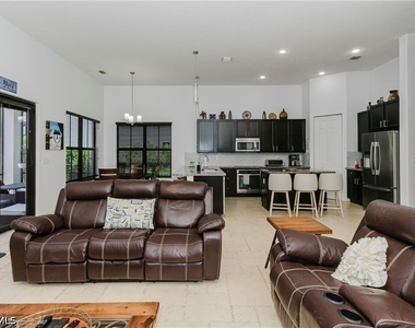 5169 Roma Street - Photo Thumbnail 13