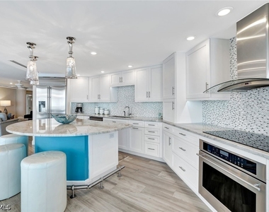 4041 Gulf Shore Boulevard N - Photo Thumbnail 11