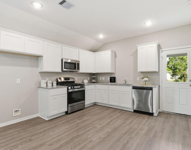 803 Jefferson Avenue - Photo Thumbnail 13