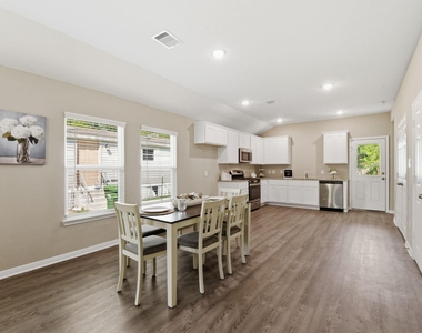 803 Jefferson Avenue - Photo Thumbnail 7