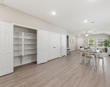 803 Jefferson Avenue - Photo Thumbnail 12