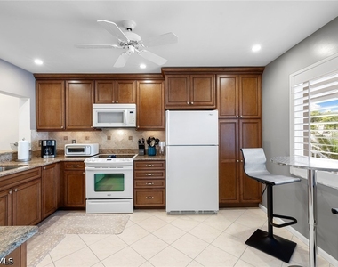 6900 Dennis Circle - Photo Thumbnail 24