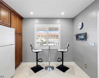 6900 Dennis Circle - Photo Thumbnail 2