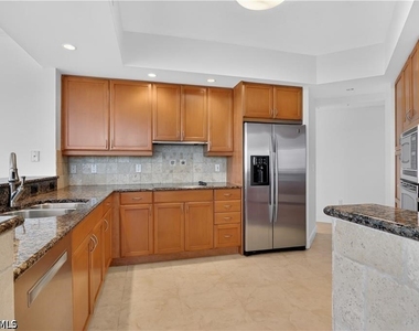 1060 Borghese Lane - Photo Thumbnail 9