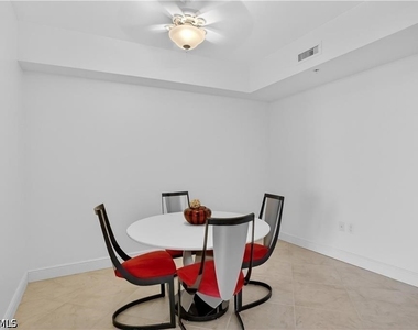1060 Borghese Lane - Photo Thumbnail 12