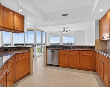 1060 Borghese Lane - Photo Thumbnail 10
