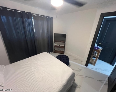 1118 Ne Pine Island Lane - Photo Thumbnail 12