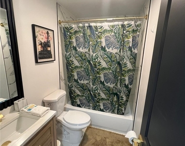 1118 Ne Pine Island Lane - Photo Thumbnail 21