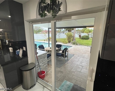 1118 Ne Pine Island Lane - Photo Thumbnail 10