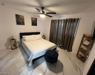 1118 Ne Pine Island Lane - Photo Thumbnail 16