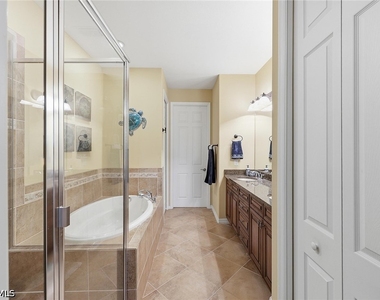 8986 Cambria Circle - Photo Thumbnail 13