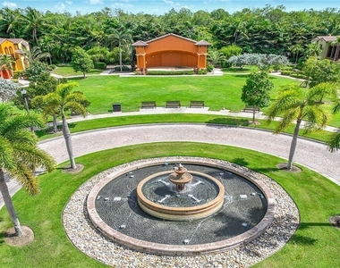8986 Cambria Circle - Photo Thumbnail 32