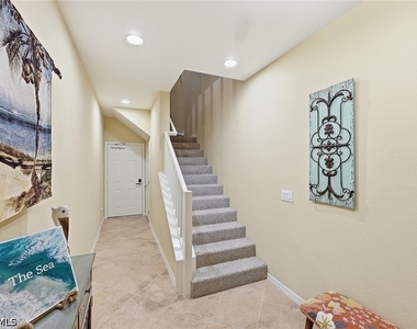 8986 Cambria Circle - Photo Thumbnail 2