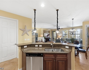8986 Cambria Circle - Photo Thumbnail 9