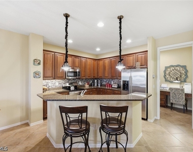 8986 Cambria Circle - Photo Thumbnail 7