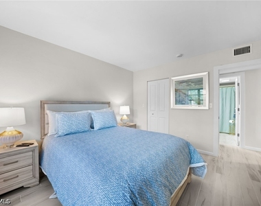 1808 Kings Lake Boulevard - Photo Thumbnail 16