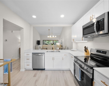 1808 Kings Lake Boulevard - Photo Thumbnail 10