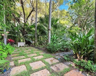 295 6th Street N - Photo Thumbnail 24