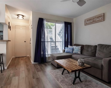 3506 Cove View Boulevard - Photo Thumbnail 3
