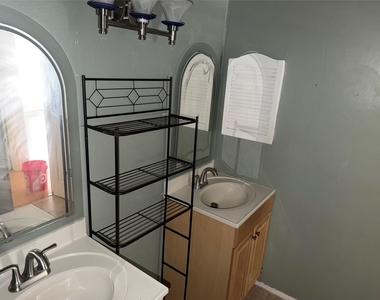 7950 N Stadium Drive - Photo Thumbnail 8