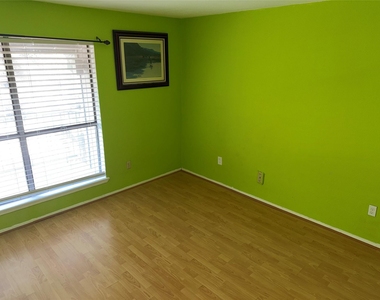 7950 N Stadium Drive - Photo Thumbnail 21