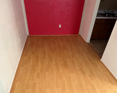 7950 N Stadium Drive - Photo Thumbnail 22