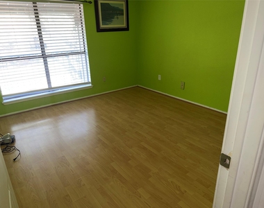 7950 N Stadium Drive - Photo Thumbnail 20