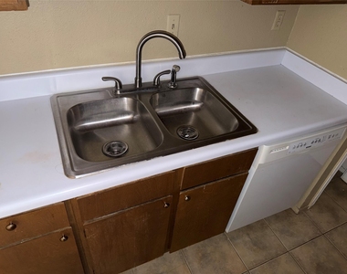 7950 N Stadium Drive - Photo Thumbnail 16
