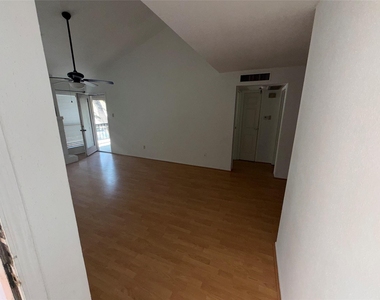 7950 N Stadium Drive - Photo Thumbnail 10