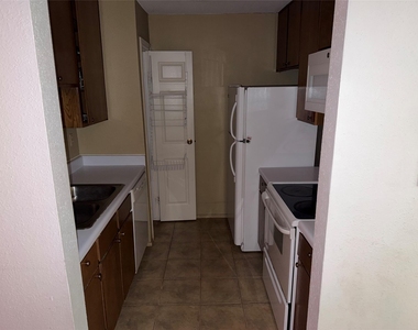 7950 N Stadium Drive - Photo Thumbnail 14