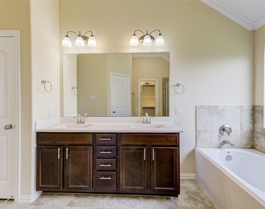 11206 Leila Park Court - Photo Thumbnail 19