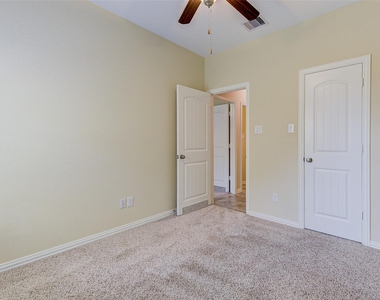 11206 Leila Park Court - Photo Thumbnail 10