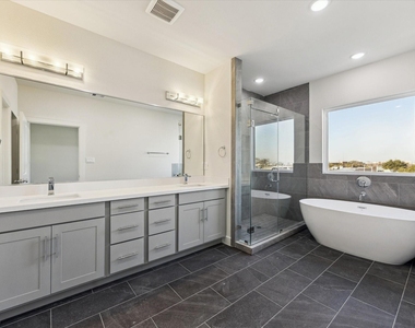 408 N Stiles Street - Photo Thumbnail 6