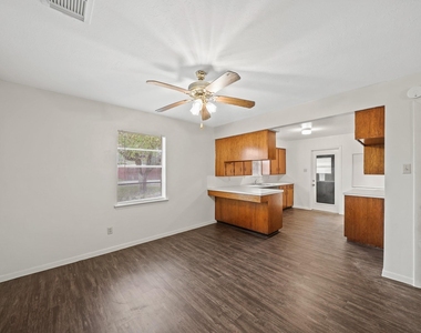 322 Pinedale Avenue - Photo Thumbnail 2