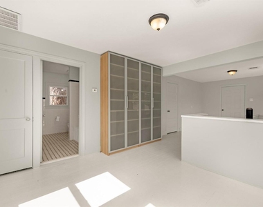 2415 Columbia Street - Photo Thumbnail 13