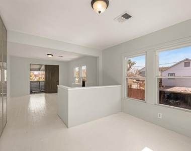 2415 Columbia Street - Photo Thumbnail 15