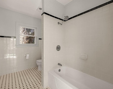 2415 Columbia Street - Photo Thumbnail 17