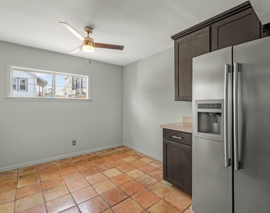 2415 Columbia Street - Photo Thumbnail 5