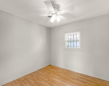 2415 Columbia Street - Photo Thumbnail 19