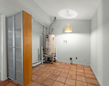 2415 Columbia Street - Photo Thumbnail 10