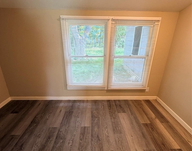 516 Hurst Street - Photo Thumbnail 15