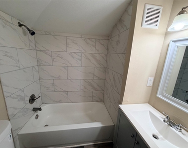 516 Hurst Street - Photo Thumbnail 18