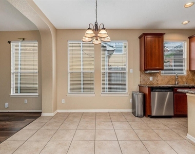 130 Zephyr Bend Place - Photo Thumbnail 10