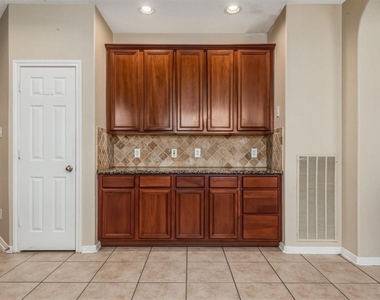 130 Zephyr Bend Place - Photo Thumbnail 11