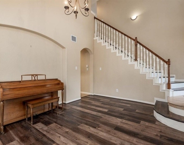 130 Zephyr Bend Place - Photo Thumbnail 4