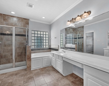 11643 Royal Oaks View - Photo Thumbnail 15