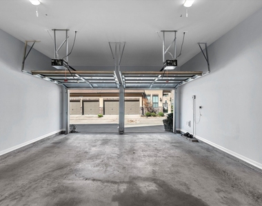 11643 Royal Oaks View - Photo Thumbnail 25