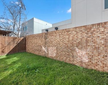11643 Royal Oaks View - Photo Thumbnail 24
