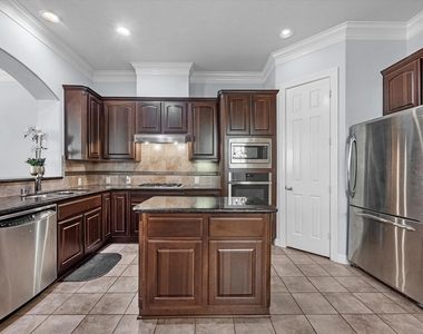 11643 Royal Oaks View - Photo Thumbnail 5