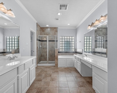 11643 Royal Oaks View - Photo Thumbnail 14